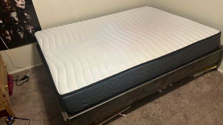 Full size frame + mattress