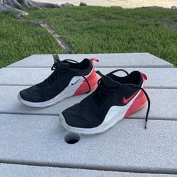 Nike Air Max Motion 2 Kids Sneakers Size 6