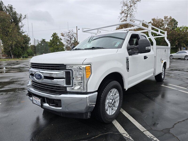2017 Ford Commercial F-250 Super Duty XL UTILITY 6.2L GAS,LADDER RACK.
