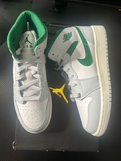 Jordan 1 White Green Size 6y