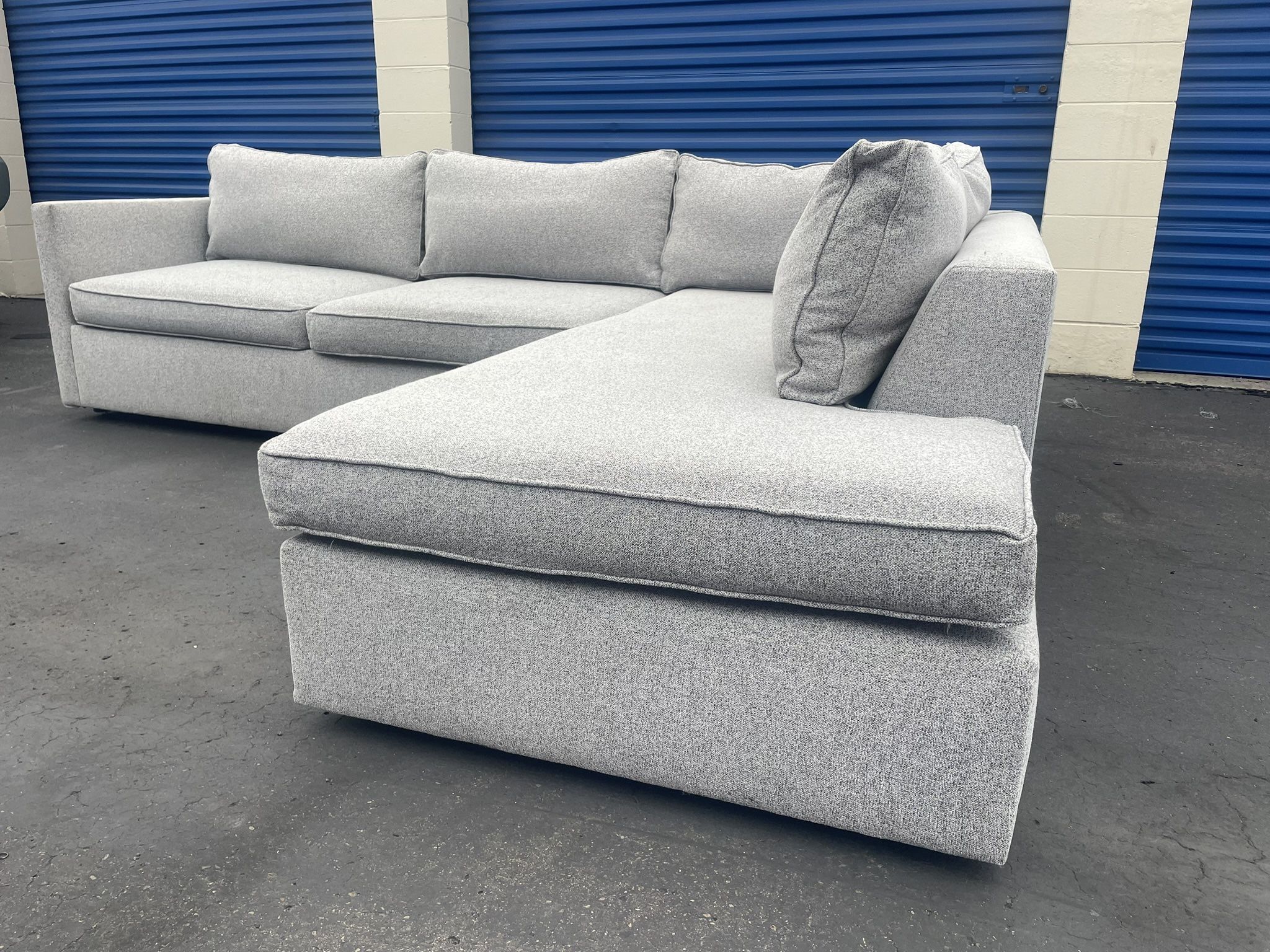 FREE DELIVERY!!! Gray Harris 2-Piece Sleeper Sectional w Chaise (114")