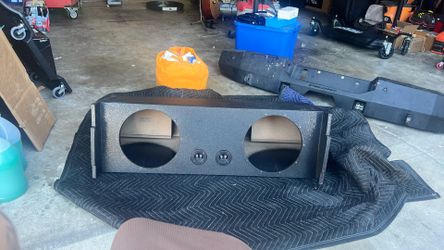 Speaker box for 2  - 12 inch sub woofers decent condition