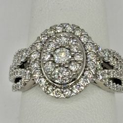 Ladies 14k. White Gold Multi Diamond Engagement/cocktail Ring Approximately 2.50 Carats