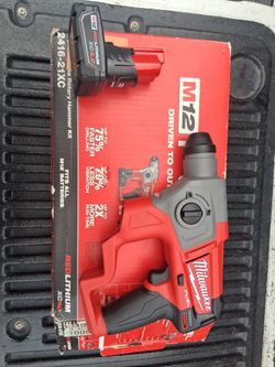M12 FUEL 12V Lithium-Ion Brushless Cordless 5/8 in. SDS-Plus Rotary Hammer Kit with One 4.0Ah Battery and Bag