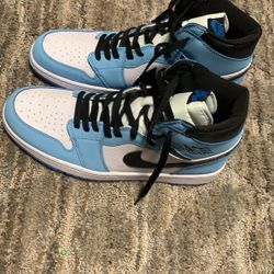 Jordan 1 Retro High University White Black/Blue