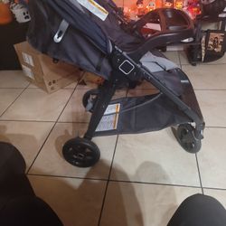 stroller and car sit 