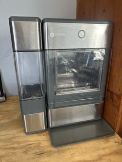 GE profile icemaker.