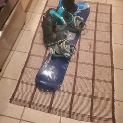 126 Rossignol  Snowboard   Burton Boots, Helmet,hlows And  Bag