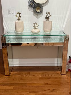 Accent table