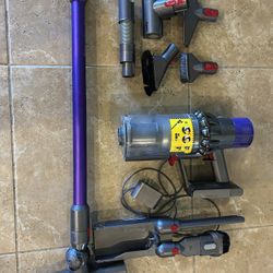Dyson SV12 Animal+ Cordless Stick Preowned - Works Great!