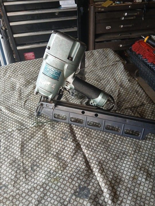 Used Hitachi Nr 83a 2 Strip Nailer