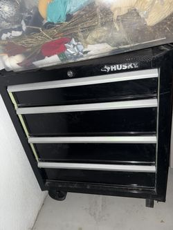 Husky Toolbox ASAP NEED TO GO