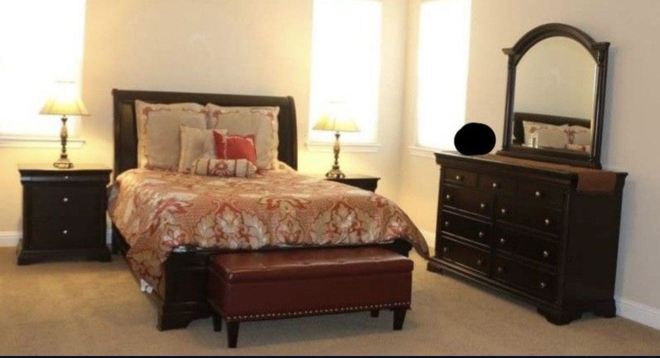 SOLID WOOD Bedroom furniture - ASHLEY 4 Piece Bedroom Set QUEEN and Mattress