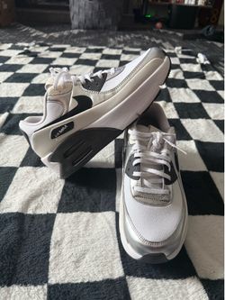 Nike Air Max 90 LV8 Sneakers