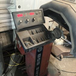 Coats 650 Tire Balancer