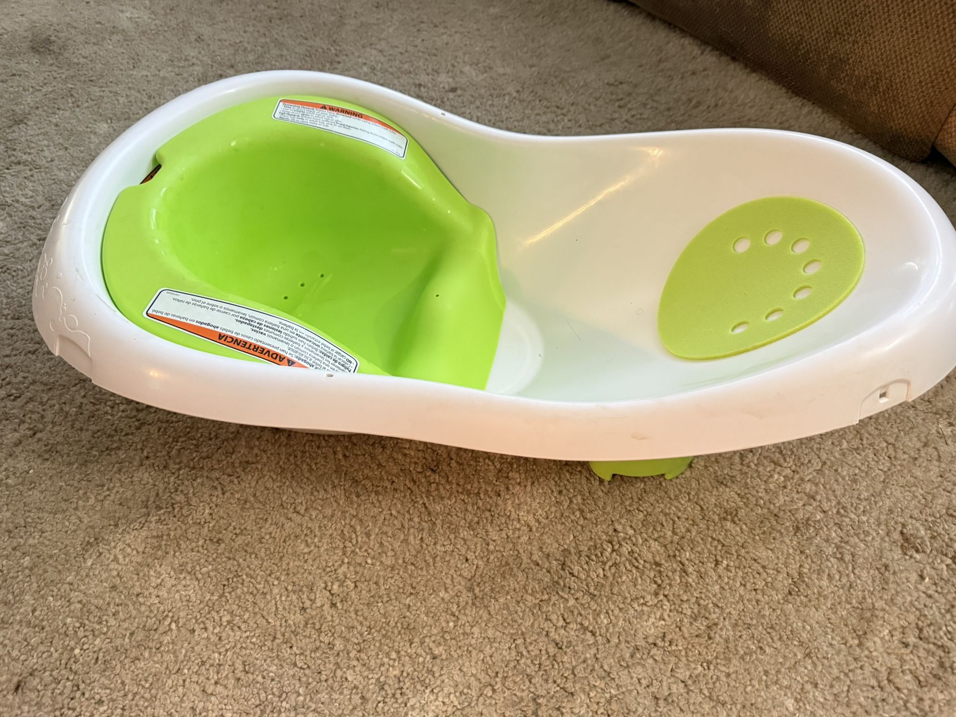 Baby bath tub