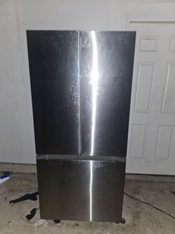 Samsung French Door Refridgerator 18 cu square feet