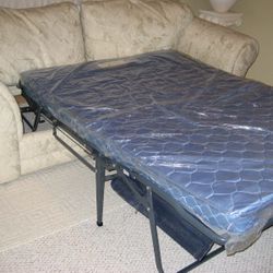 Sofa Bed / Sleeper Sofa