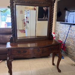 Solid Wood Vanity Kind Antique With Big Mirror 