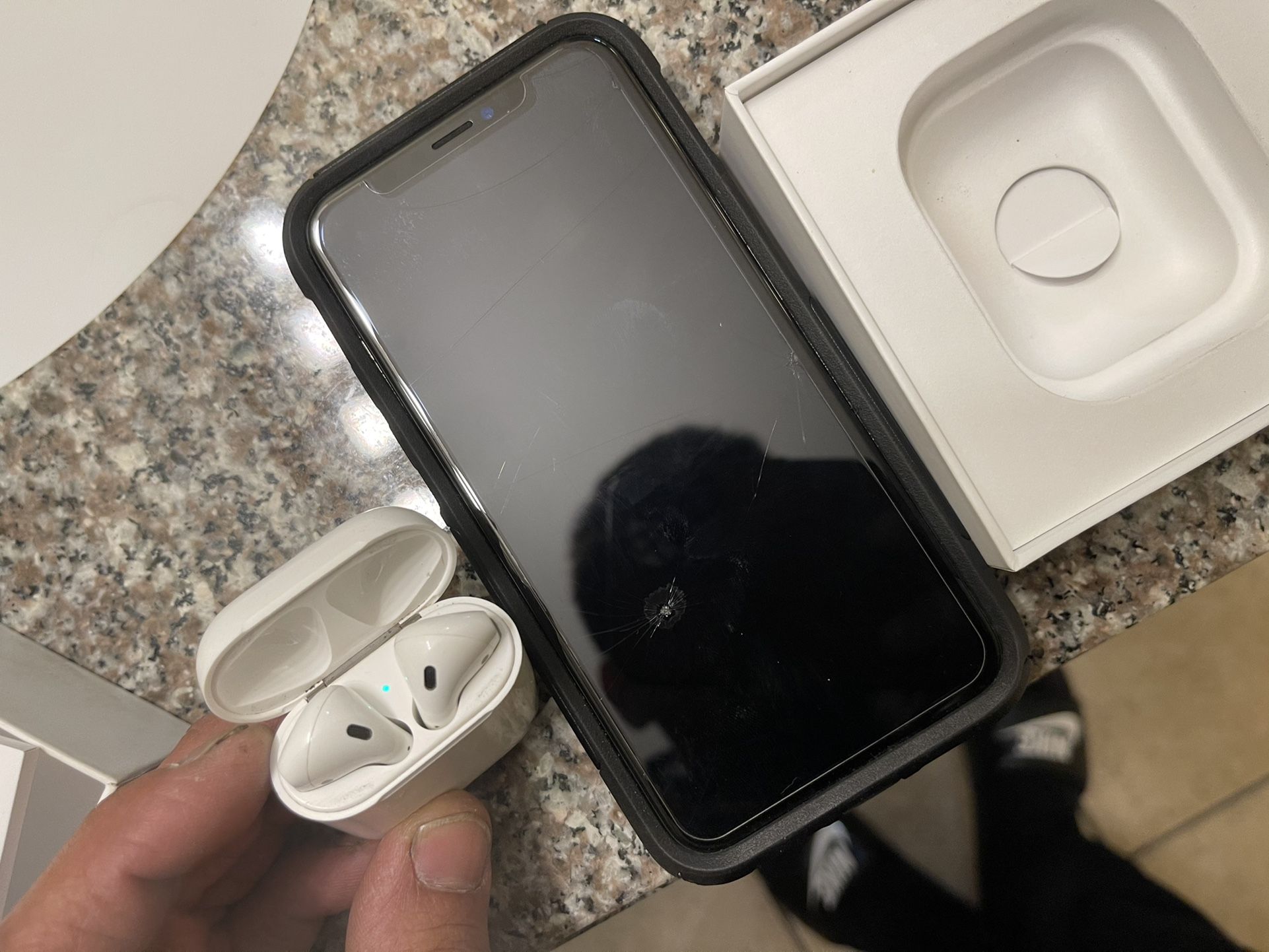 I Phone XS and AirPods