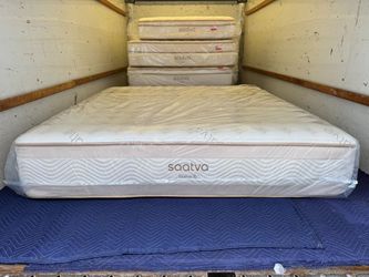 LIKE NEW! Saatva Rx King Mattress - Delivery Available 