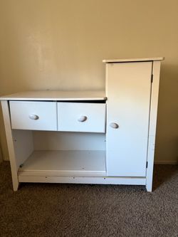 Vanity/ Dresser