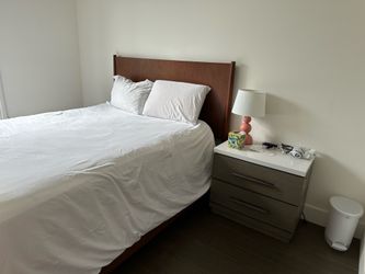 Oliver Space Queen Lafayette Wood Bed Frame, Serta Pillowtop Queen Mattress & Queen Box Spring