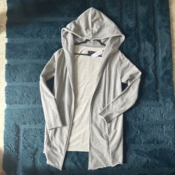 Grey long sleeve hoodie with open front #loungewear
