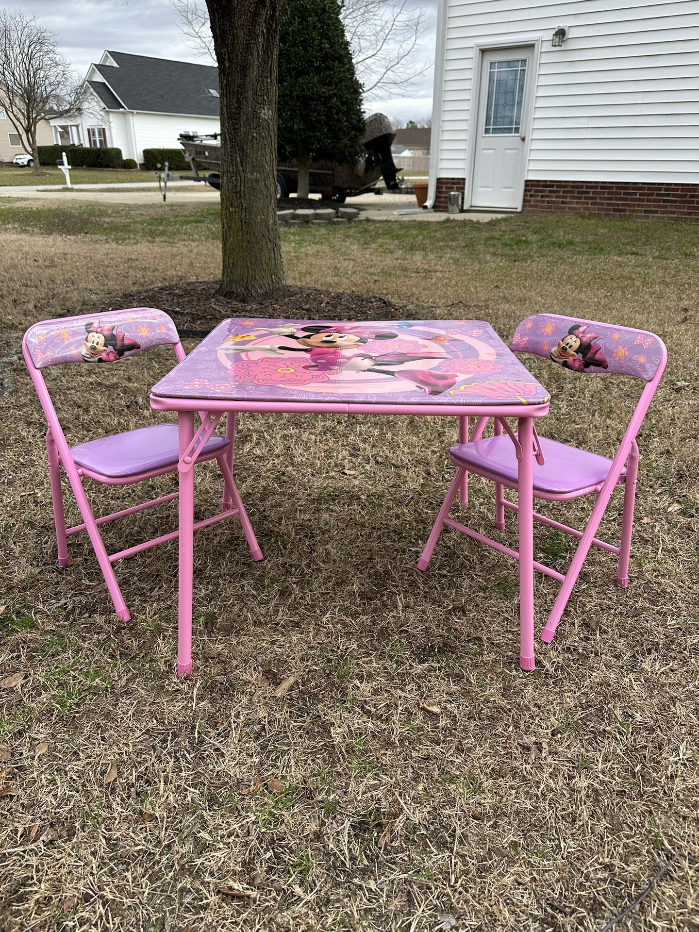 Minnie Mouse Table Chair Set