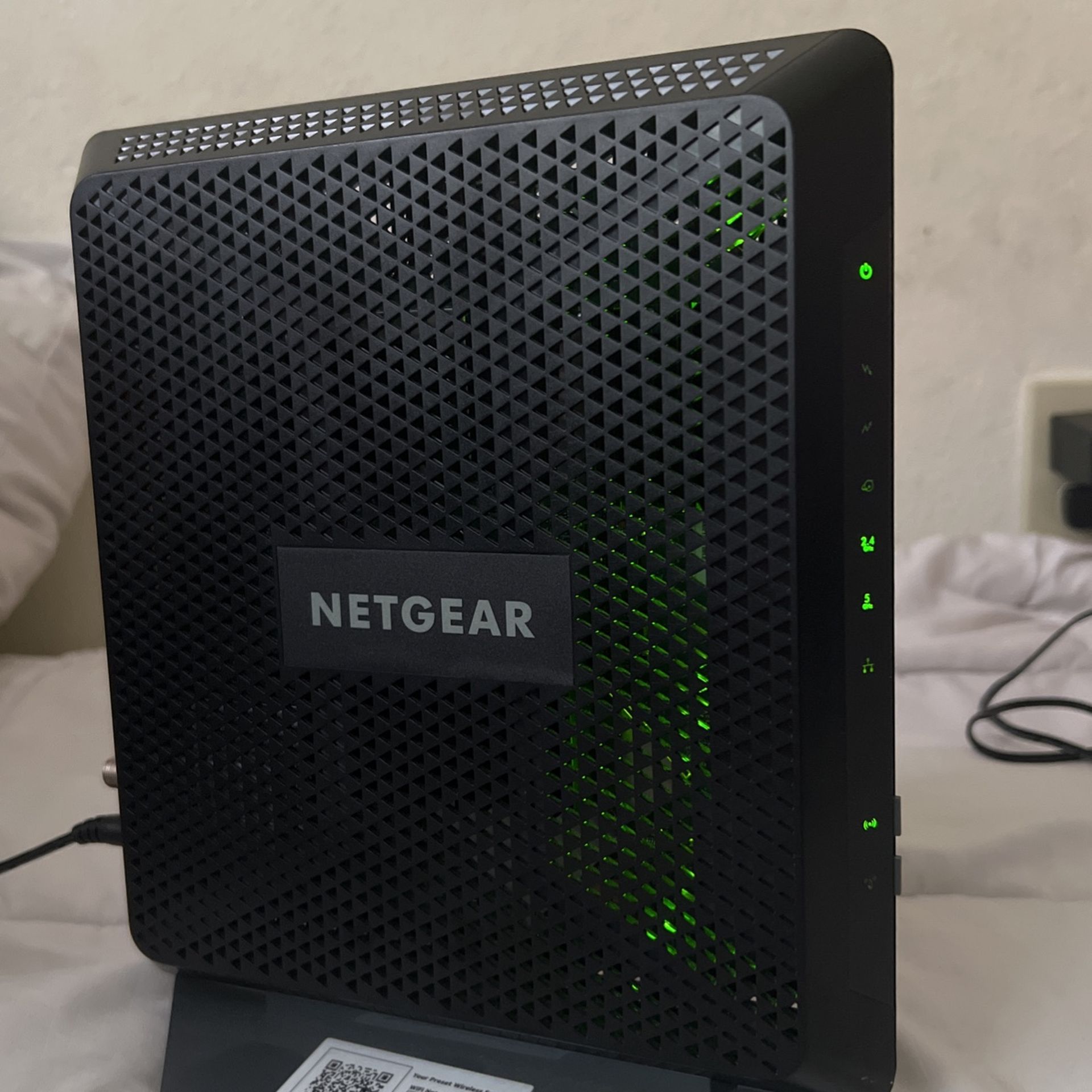Netgear AC1900 Modem Router