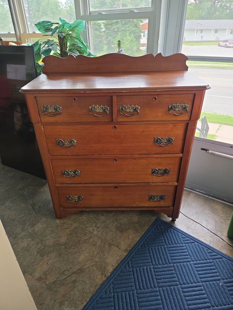 Wood Dresser