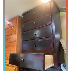 5 drawers dresser/ Five drawers dresser