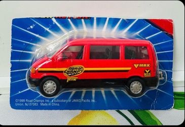 1999 Road Champs VMax Pink Van 1/43 “O” Scale $5- New in Package - Package has wear