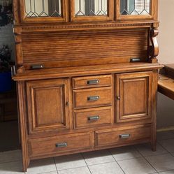 China Cabinet/Hutch  
