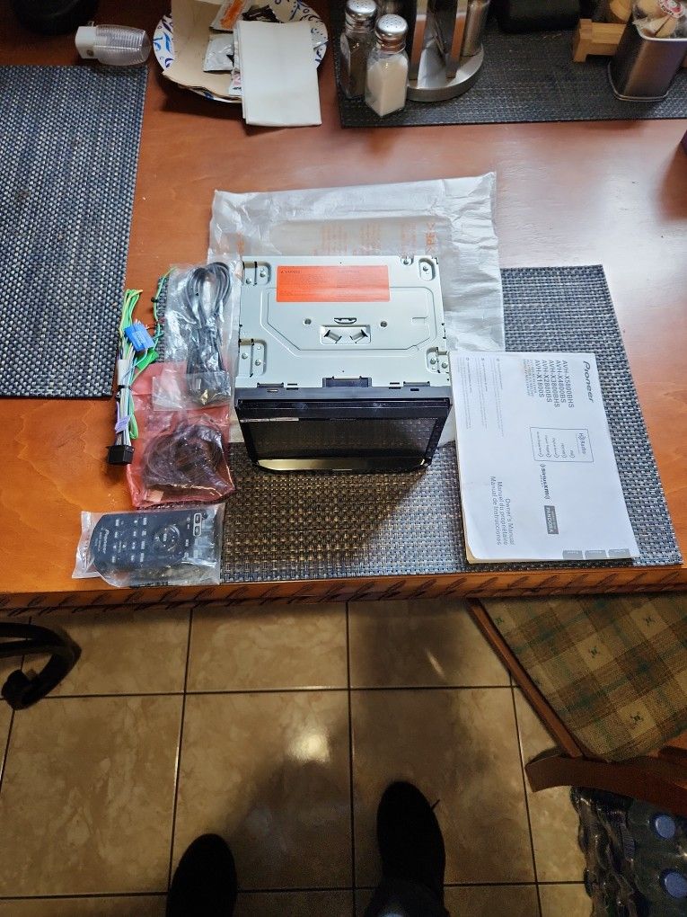 PIONEER AVH-X4800BS DOUBLE DIN 7 ' INCH SCREEN Radio/Cd/Dvd