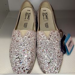 Women’s TOMS - New