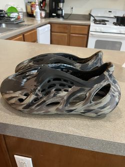 Adidas Foam Runner Size 13