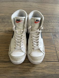 Nike blazers White 5.5 Youth