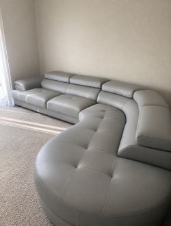 CURVED SECTIONAL - GREY LEATHER 🩶✅