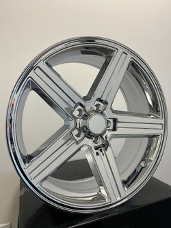 20X8 IROC CHROME RIMS (5x120.65)