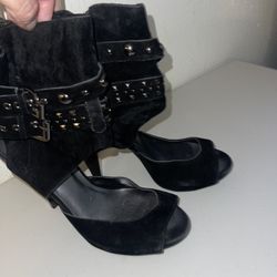 BLACK WOMENS HEELS SIZE 10 