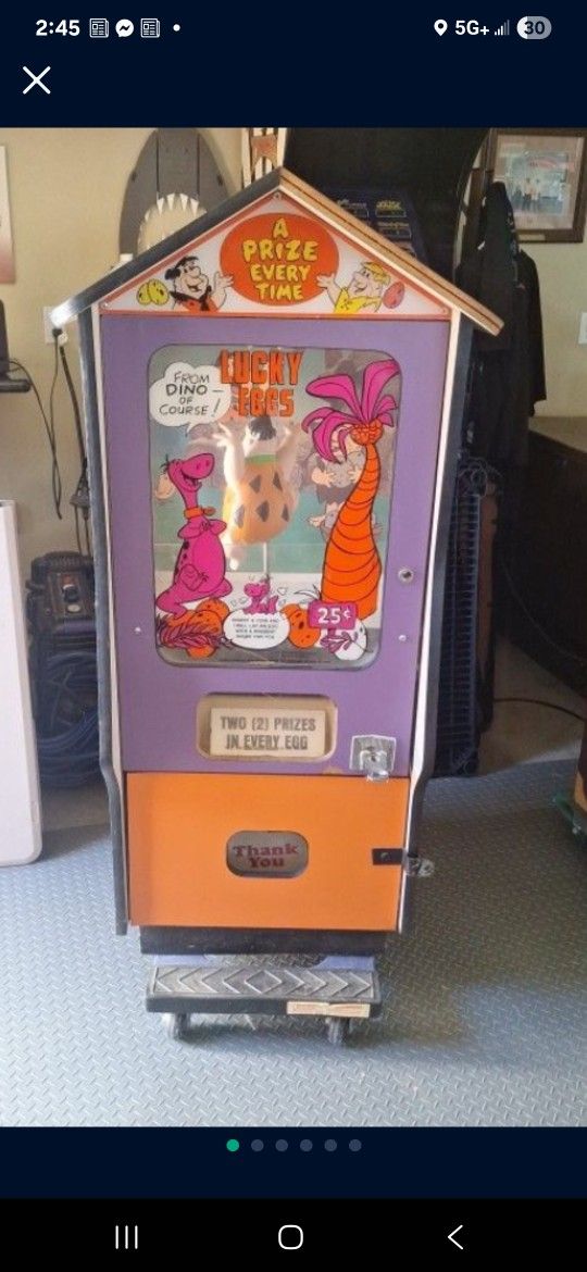 Lucky Eggs Flintstone Egg Machine Arcade