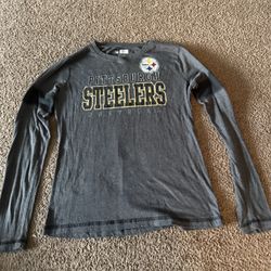 Women’s Steelers shirt size medium