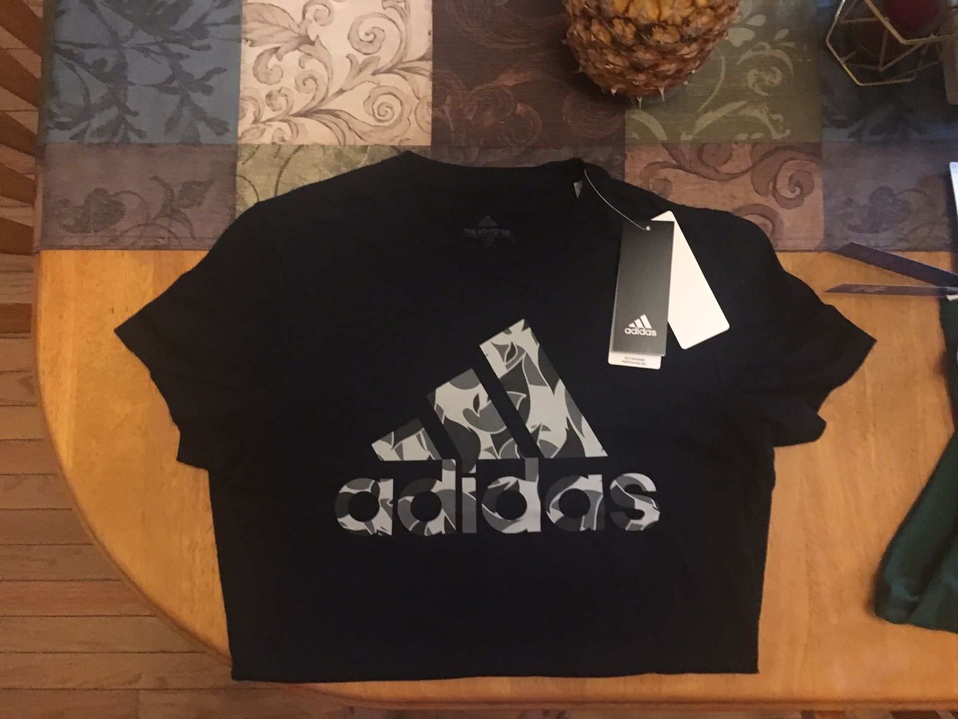 Adidas camo t-shirt size Small New with tags