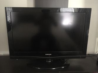 32 Inch LCD Samsung TV (no remote)