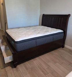 Wood Queen Platform Bed. Used, in good condition.  

2 Drawer Wood Queen Platform Bed Frame With Beautyrest Mattress. 

$425
