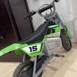 Razor E-Bike AND MATCHING HELMET