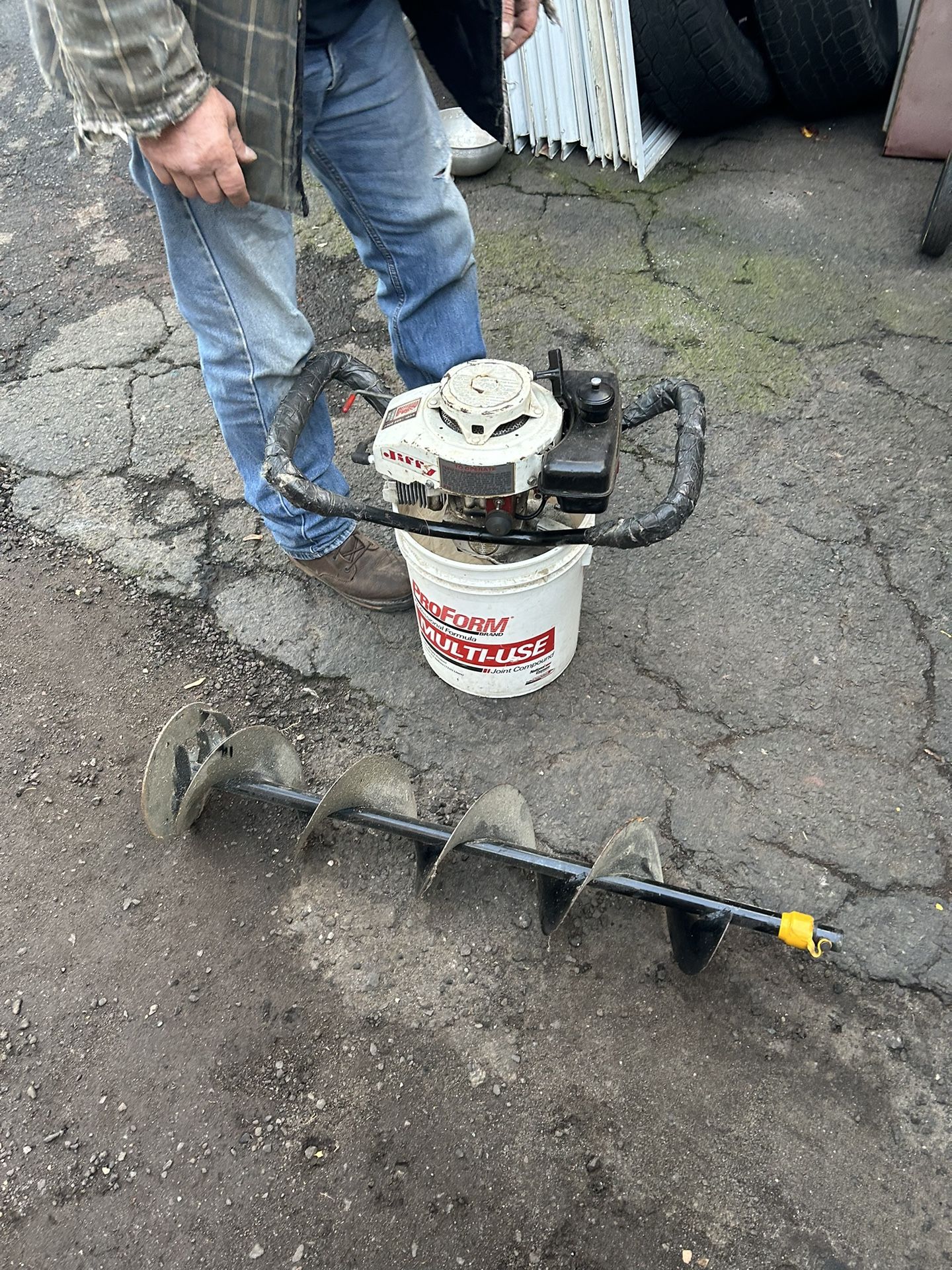 Ice auger