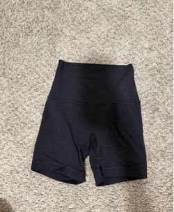 BLACK LULULEMON SHORTS SIZE XS