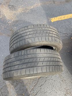 215/55/17 Michelen Defender used tires